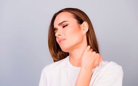 Durerea de gât este adesea cauzată de patologii ale coloanei cervicale
